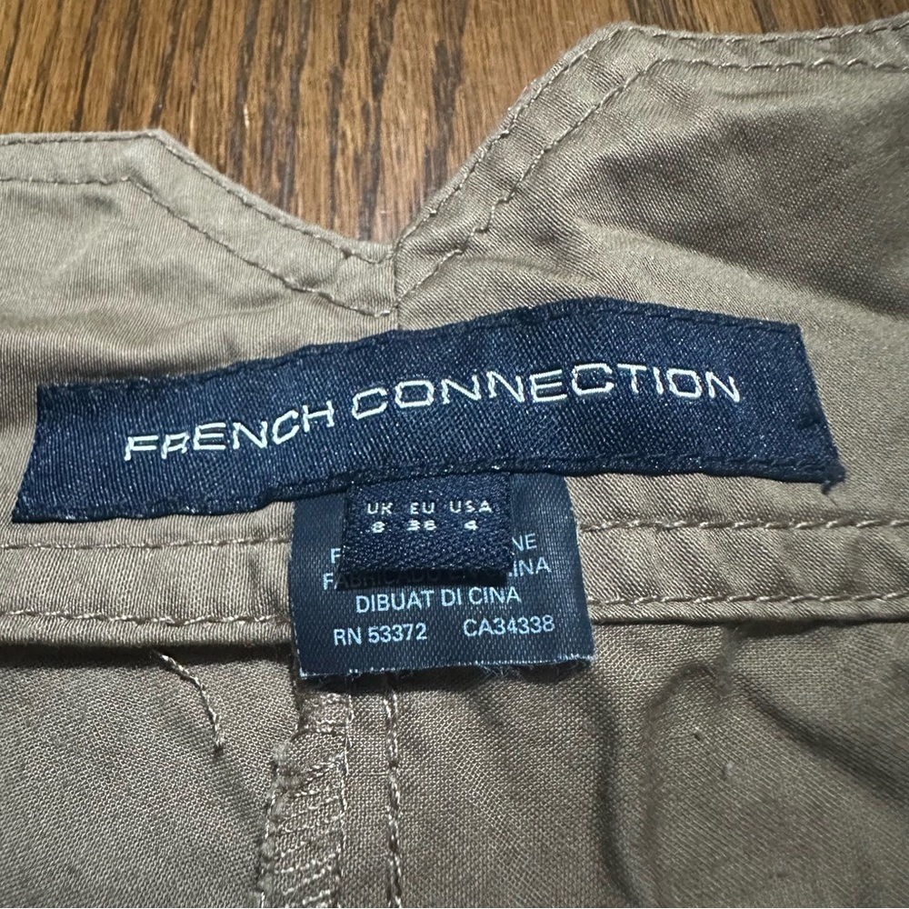 French Connection women’s khaki pants / capris pockets size 4 - Picture 4 of 6